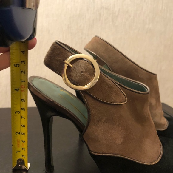 Black and Tan sling backs - Picture 3 of 3